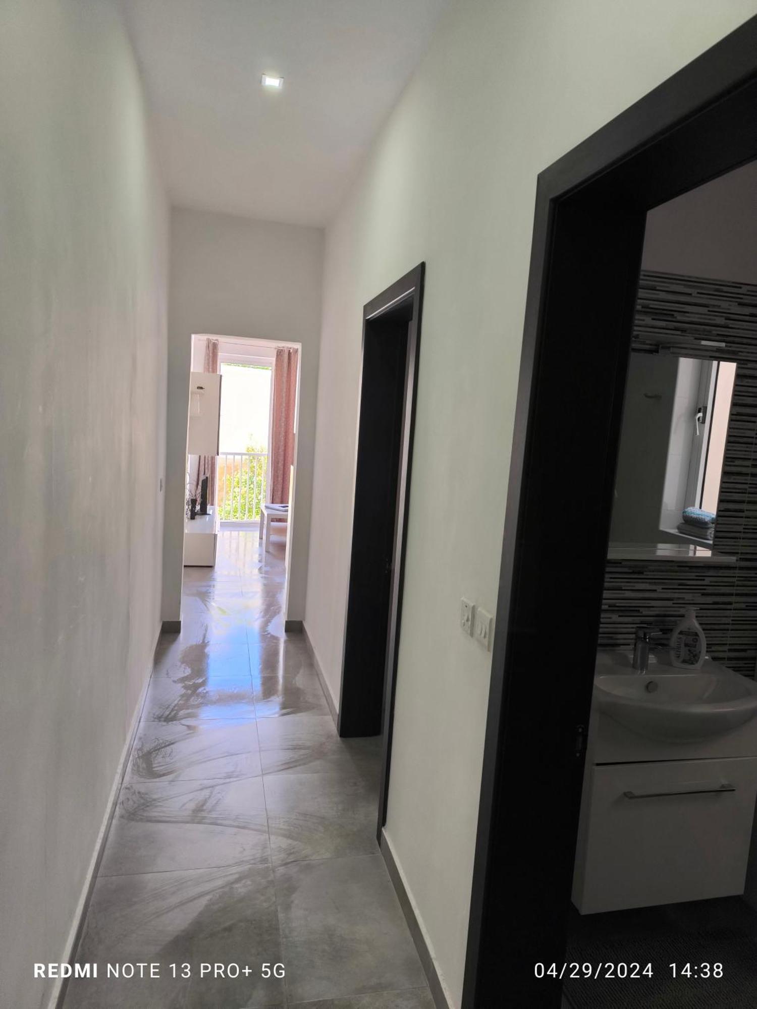 One Bedroom Tea Apartment Il-Gzira Bagian luar foto