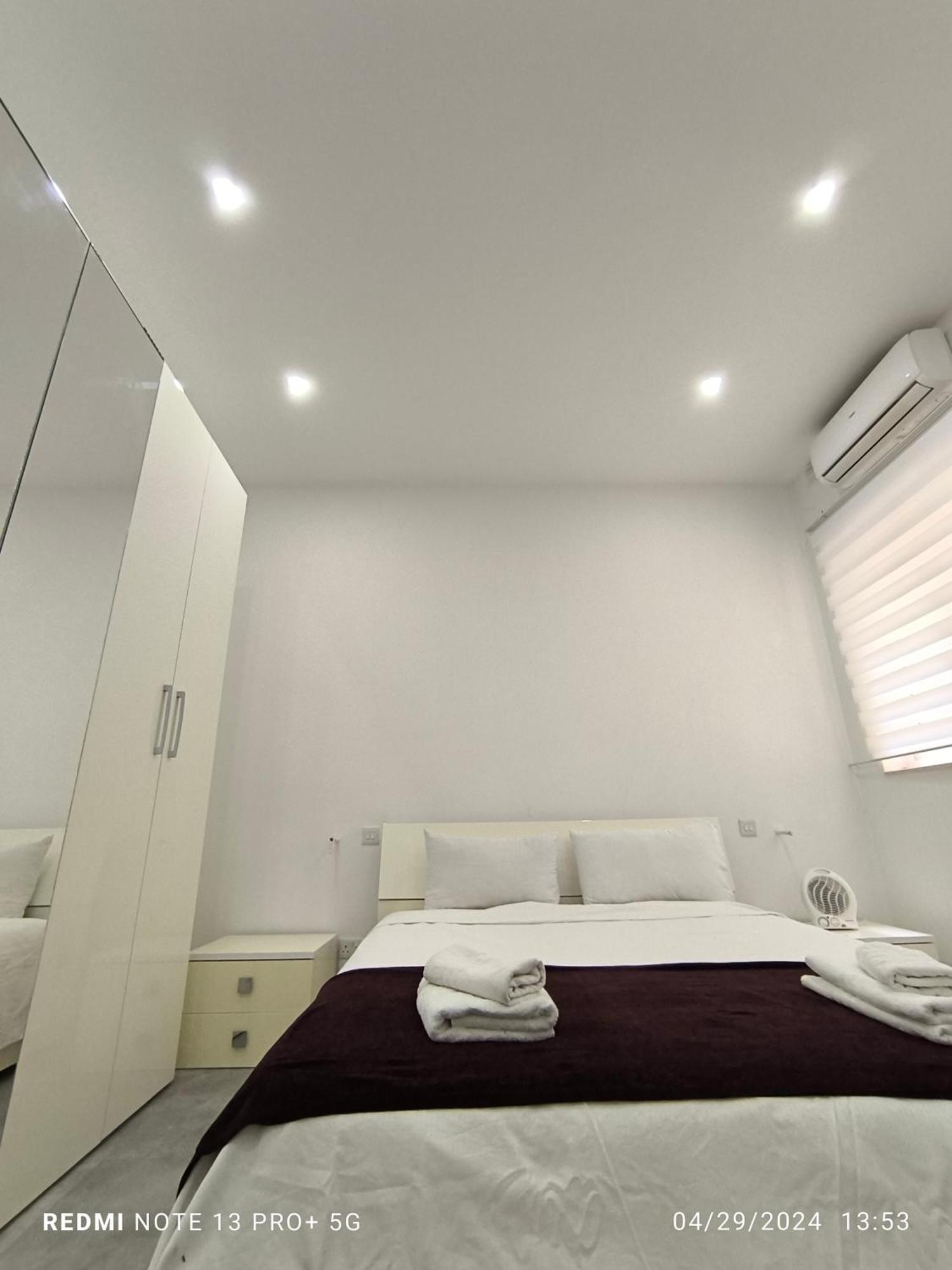 One Bedroom Tea Apartment Il-Gzira Bagian luar foto