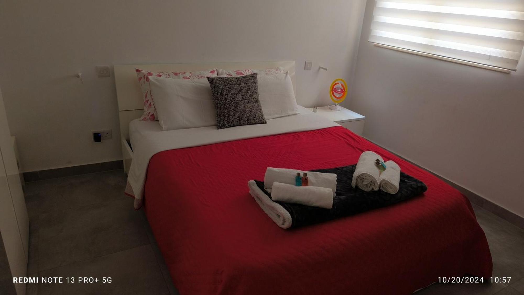One Bedroom Tea Apartment Il-Gzira Bagian luar foto