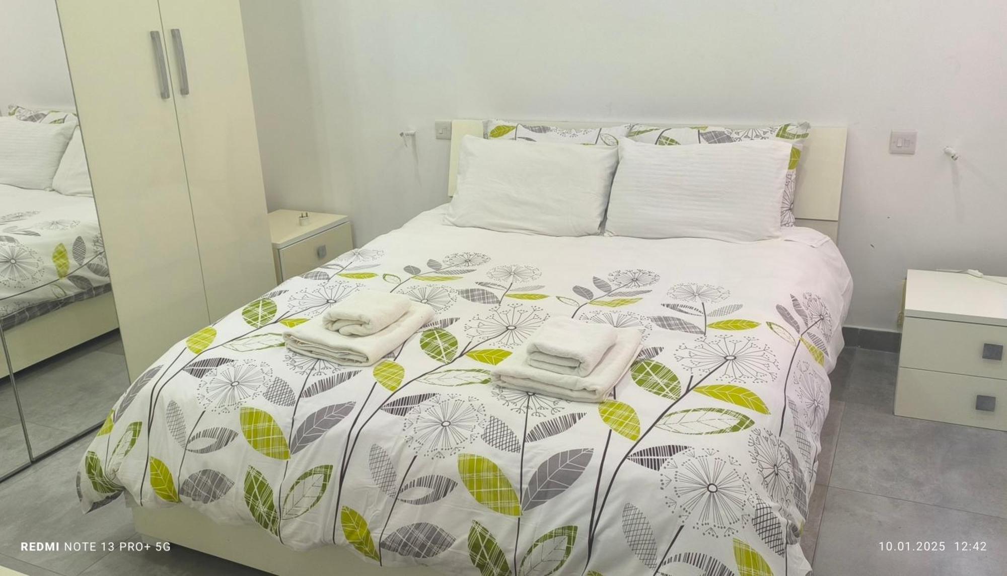 One Bedroom Tea Apartment Il-Gzira Bagian luar foto