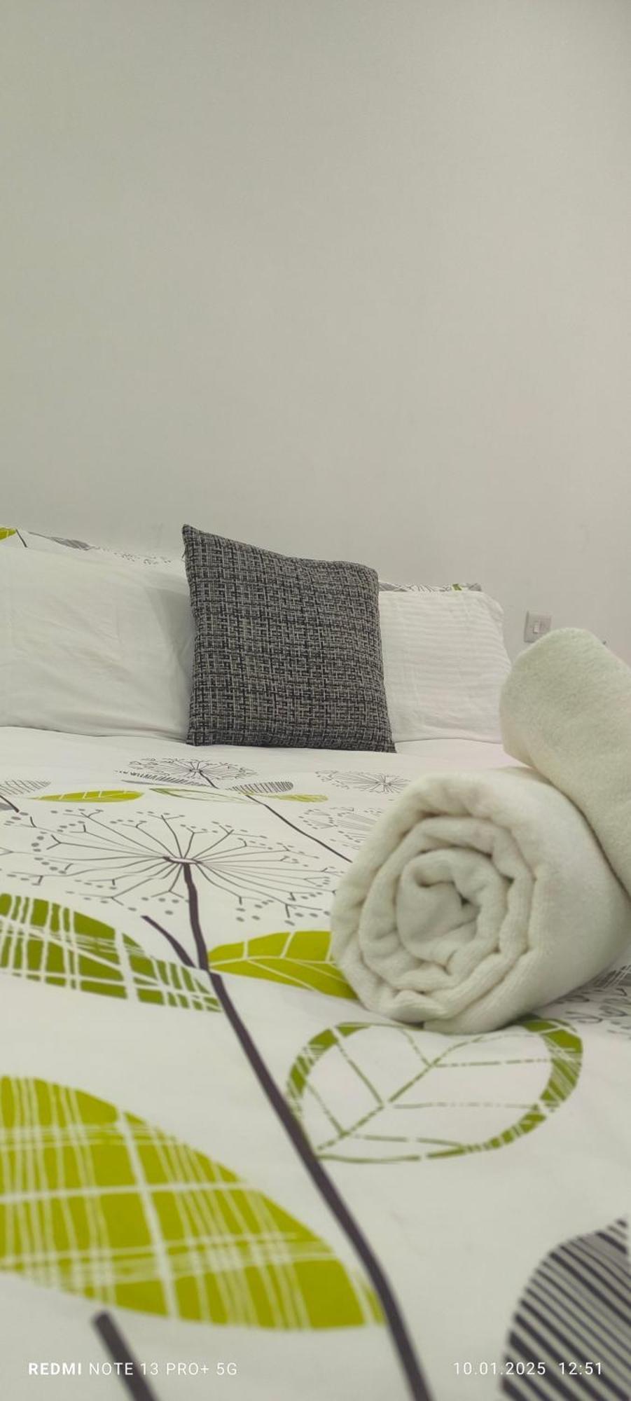 One Bedroom Tea Apartment Il-Gzira Bagian luar foto
